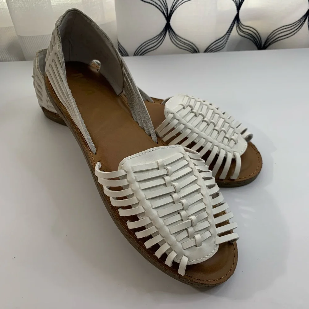 Mia girl Women’a Huarache Sandal Flat White color, size 6,7,8,9,11 - Picture 12 of 15